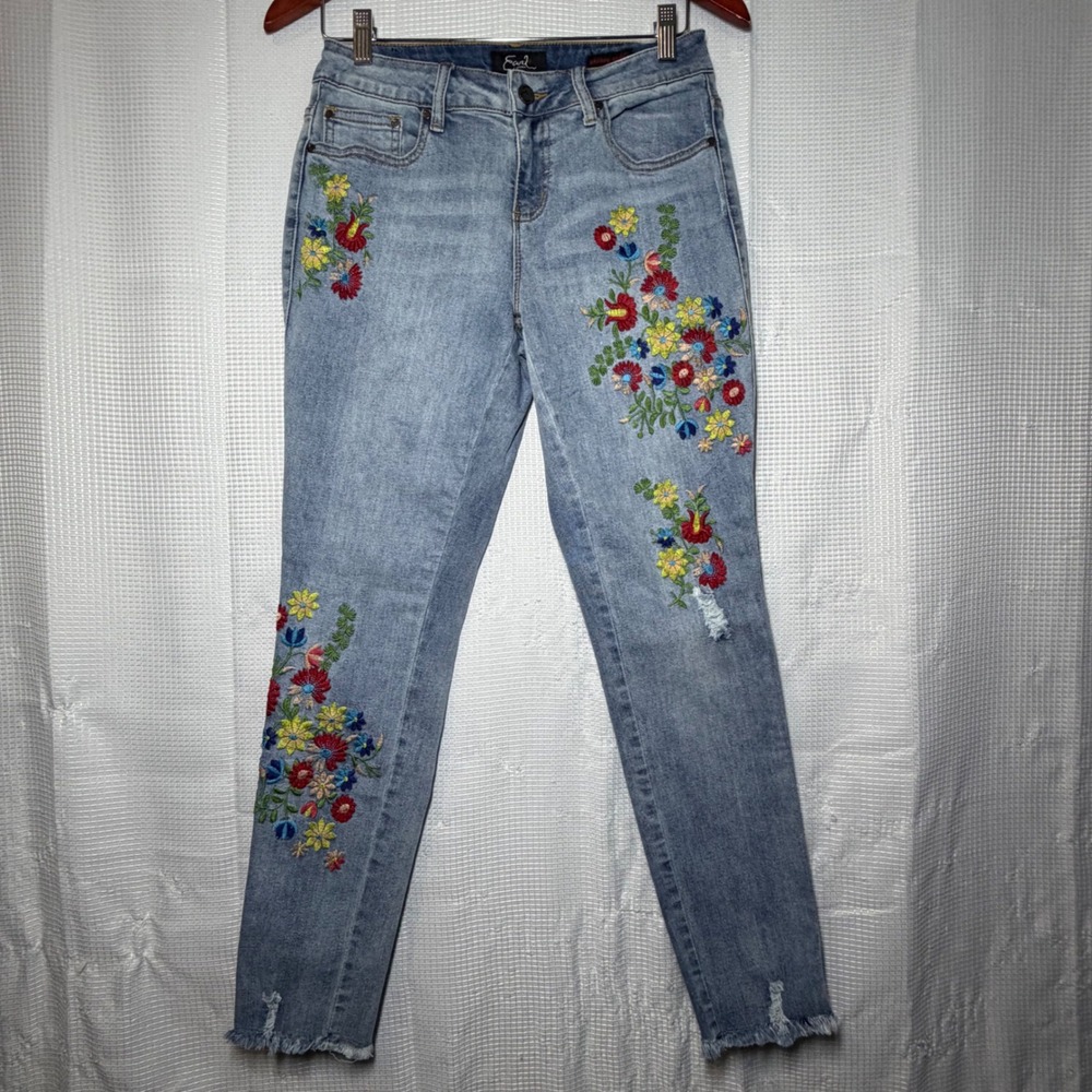 Earl Jean Skinny Ankle Denim Floral Embroidered Raw Hem Boho Jeans Size 6